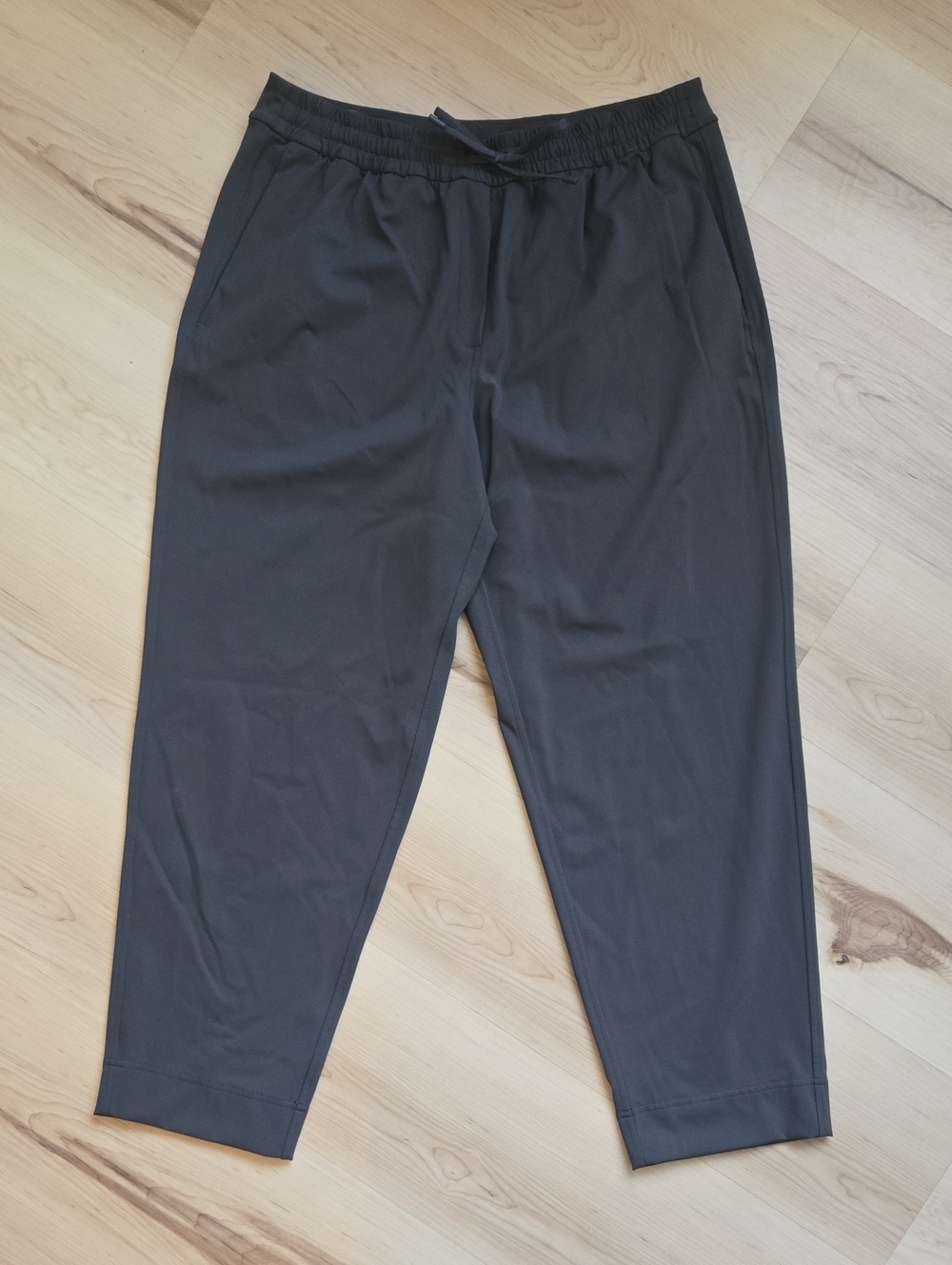 Lululemon Tapered-Leg Mid-Rise Pant 7/8 Length *Luxtreme, Grey, Size Large